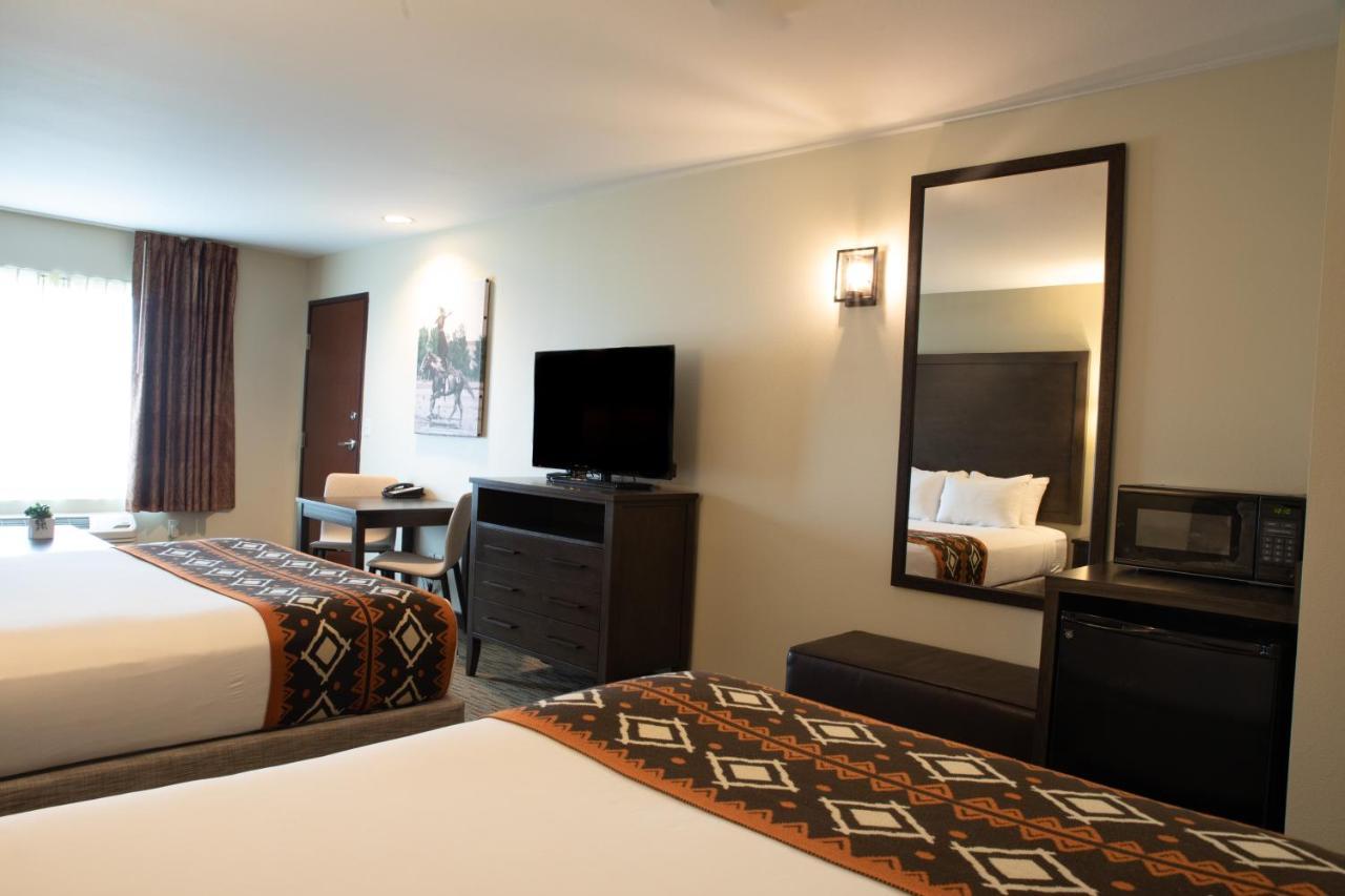 Oxford Suites Pendleton Exterior photo