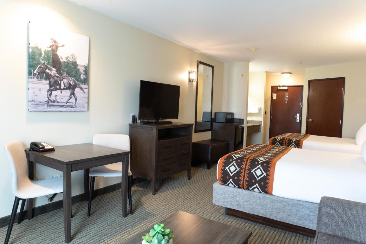 Oxford Suites Pendleton Exterior photo