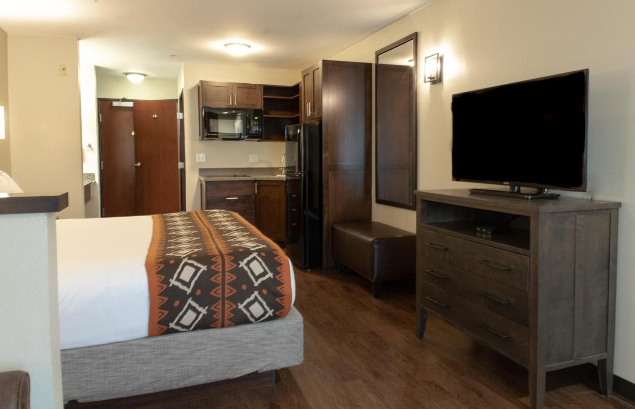 Oxford Suites Pendleton Exterior photo