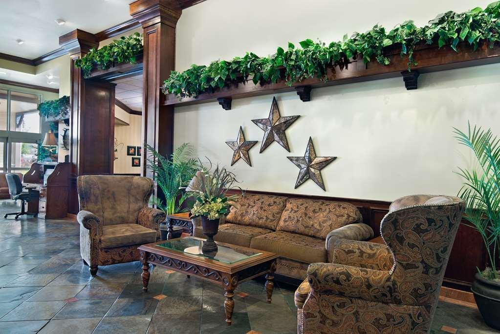 Oxford Suites Pendleton Interior photo
