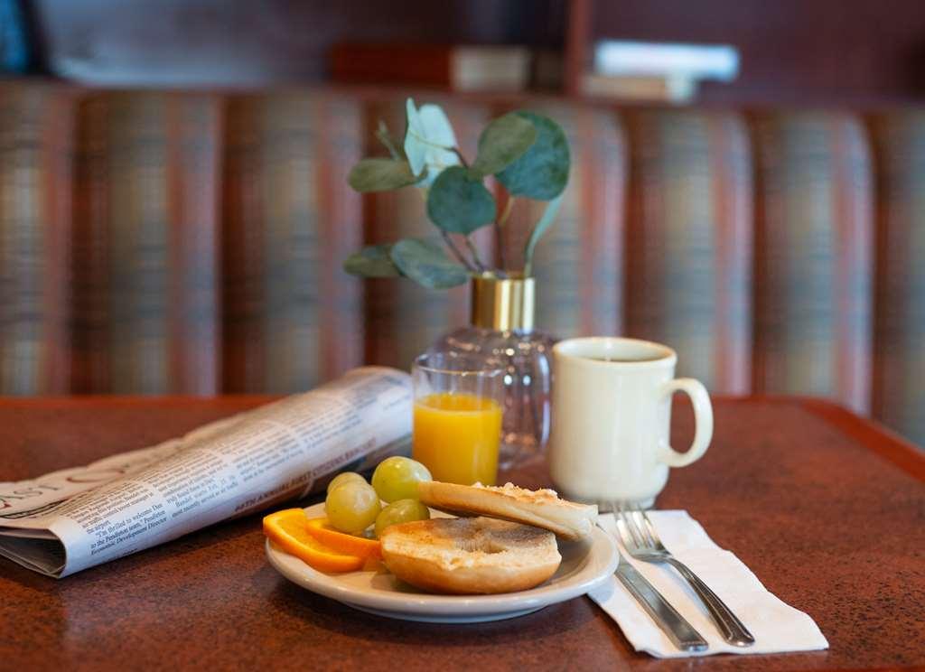Oxford Suites Pendleton Restaurant photo