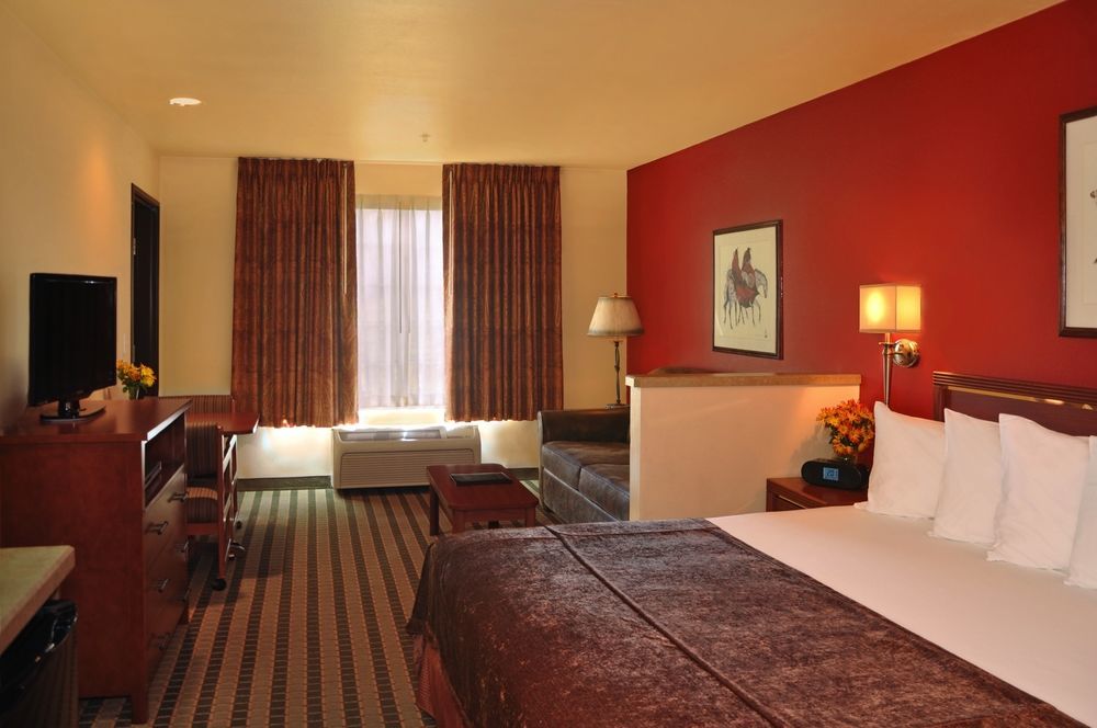 Oxford Suites Pendleton Exterior photo