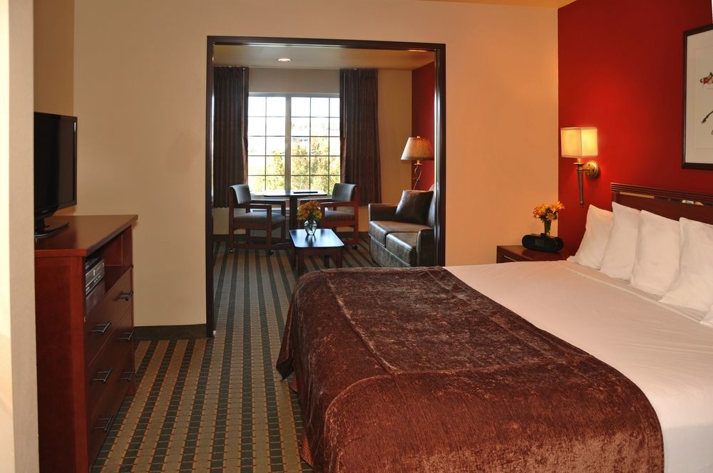Oxford Suites Pendleton Exterior photo